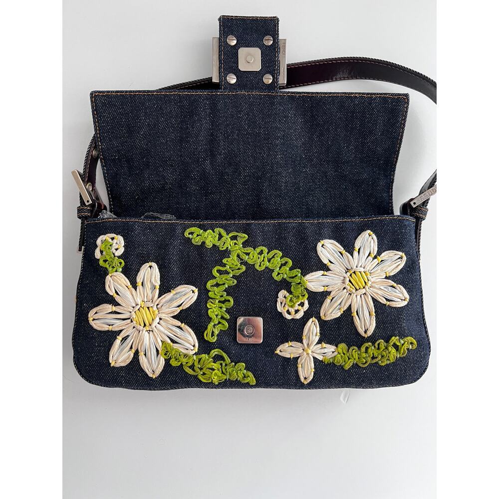 Vintage Fendi raffia raffia embroidered denim baguette - Picture 4 of 8